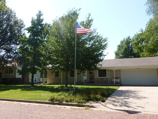 209 N Elm St, Peabody, KS 66866