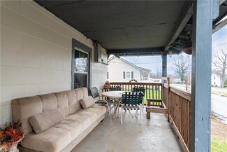 24 Pine St, Granite Falls, NC 28630