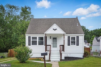 12 N Hawthorne Rd, Middle River, MD 21220