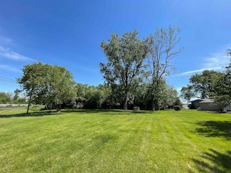 1821 W Butte Des Morts Beach Rd, Fox Crossing, WI 54956