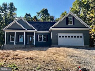 801 S Lakeview Dr, Cross Junction, VA 22625