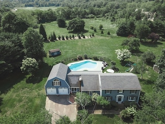 6 Sagamore Rd, Ipswich, MA 01938