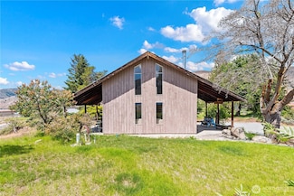 245 Lakeview Ave, Orondo, WA 98843