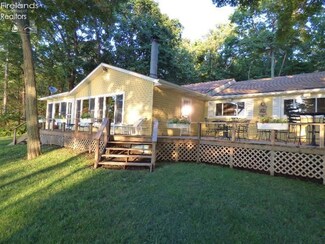 1450 Lawrence Ave, Put In Bay, OH 43456