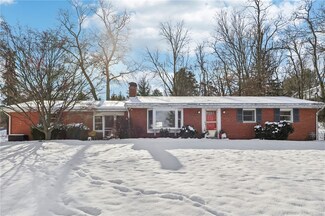 21 Elm Dr, Pittsburgh, PA 15238