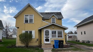 416 E Main St, New Hampton, IA 50659