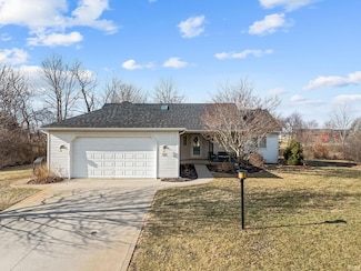 111 E Birchwood Ct, Warsaw, IN 46582