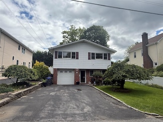31 Stevenson Ave, Hartsdale, NY 10530