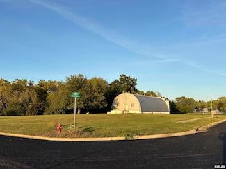 100 Scarlet Ct, Washington, IL 61571