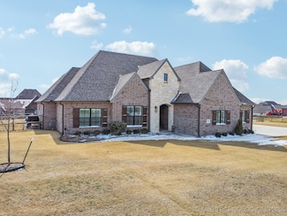 8318 E 107th St N, Owasso, OK 74055