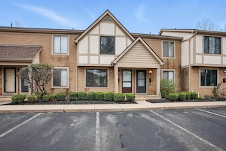 5696 Great Hall Ct, Columbus, OH 43231