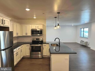 6618 Ridge Ave Unit 206, Philadelphia, PA 19128