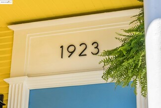 1923 West St, Oakland, CA 94612