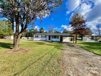 272 Jeanette Dr, Lexington, NC 27295