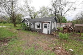 59250 Mayflower Dr, South Bend, IN 46619
