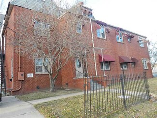 2205 Parkwood Ave, Toledo, OH 43620