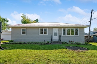 615 27th St NW, Cedar Rapids, IA 52405