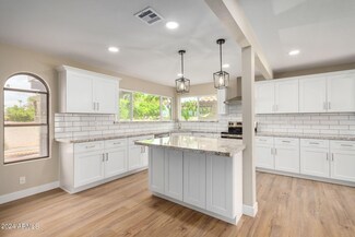 2132 W Knowles Cir, Mesa, AZ 85202