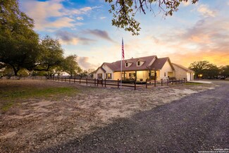 1480 Box House Rd, Lytle, TX 78052