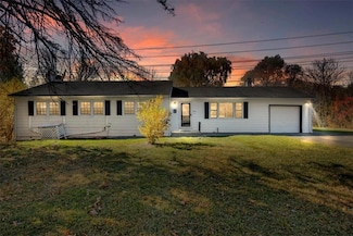 16 Bushwick Rd, Poughkeepsie, NY 12603