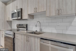 3221 N 13th St Unit A, Philadelphia, PA 19140