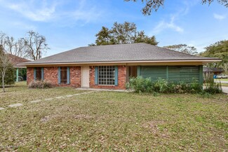 106 Dogwood Dr, Lafayette, LA 70501