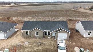 3023 Paradise Ln, Salina, KS 67401