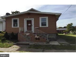 311 Printz Ave, Essington, PA 19029