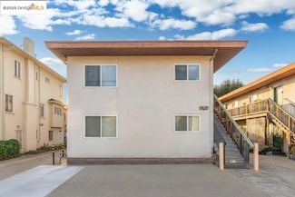 2922 Stanton St, Berkeley, CA 94702