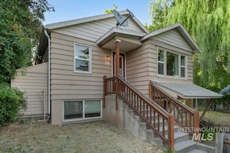 210 Lauder Ave, Moscow, ID 83843