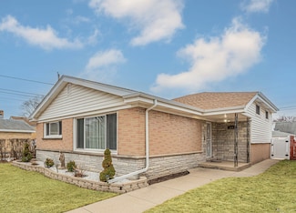 5215 Wright Terrace, Skokie, IL 60077