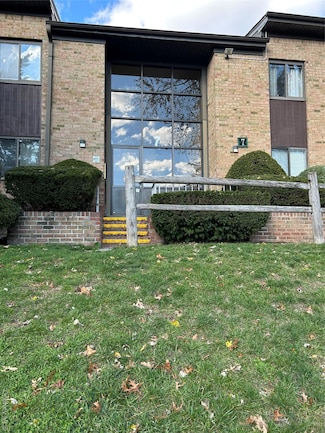 7 Charles Ln Unit 2B, Pomona, NY 10970