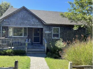 27 Crescent Ave, Ocean Beach, NY 11770