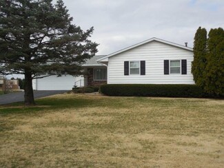 36 Meadow Ln, Prophetstown, IL 61277