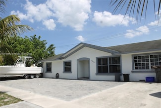 3626 Victoria Dr, West Palm Beach, FL 33406