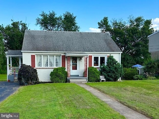 90 Jackson Rd, Gilbertsville, PA 19525