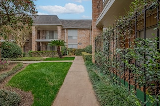 2224 S Piney Point Rd Unit 216, Houston, TX 77063