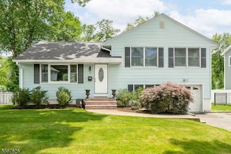 118 N Hillside Ave, Chatham, NJ 07928