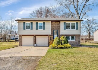 90 Carolyn Ave, Cortland, OH 44410