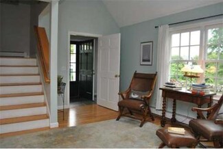 5 Smithfield Place, South Dartmouth, MA 02748