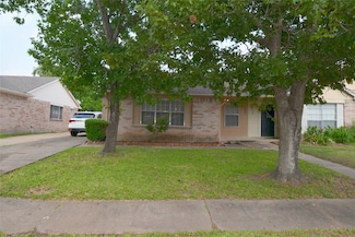 9611 Wellsworth Dr, Houston, TX 77083