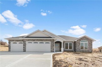 203 Golden Eagle Ln, Cameron, MO 64429