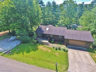 9146 Hillside Dr NE, Mineral City, OH 44656