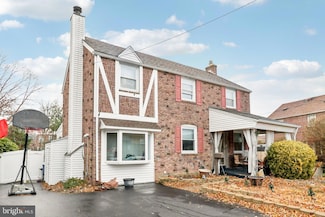 810 Irvington Rd, Drexel Hill, PA 19026