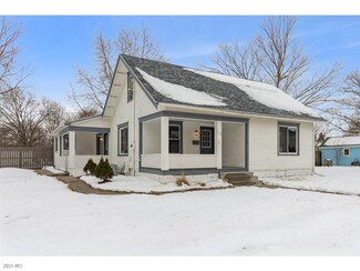 716 W Summit St, Winterset, IA 50273