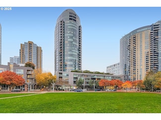3601 S River Pkwy Unit 429, Portland, OR 97239