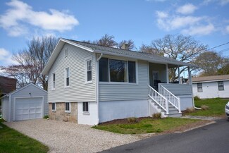 10 Cottage St, South Dartmouth, MA 02748