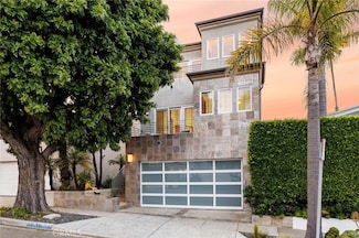 721 12th St, Manhattan Beach, CA 90266