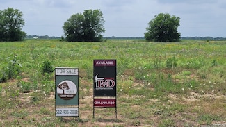 156 Octaburg Dr, New Berlin, TX 78155