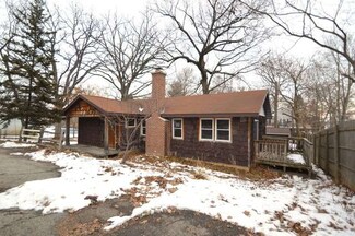 36673 N Wildwood Dr, Lake Villa, IL 60046